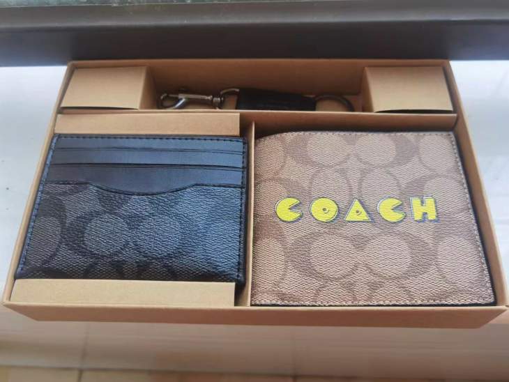 Picture of Coach Wallets _SKUfw175675048fw